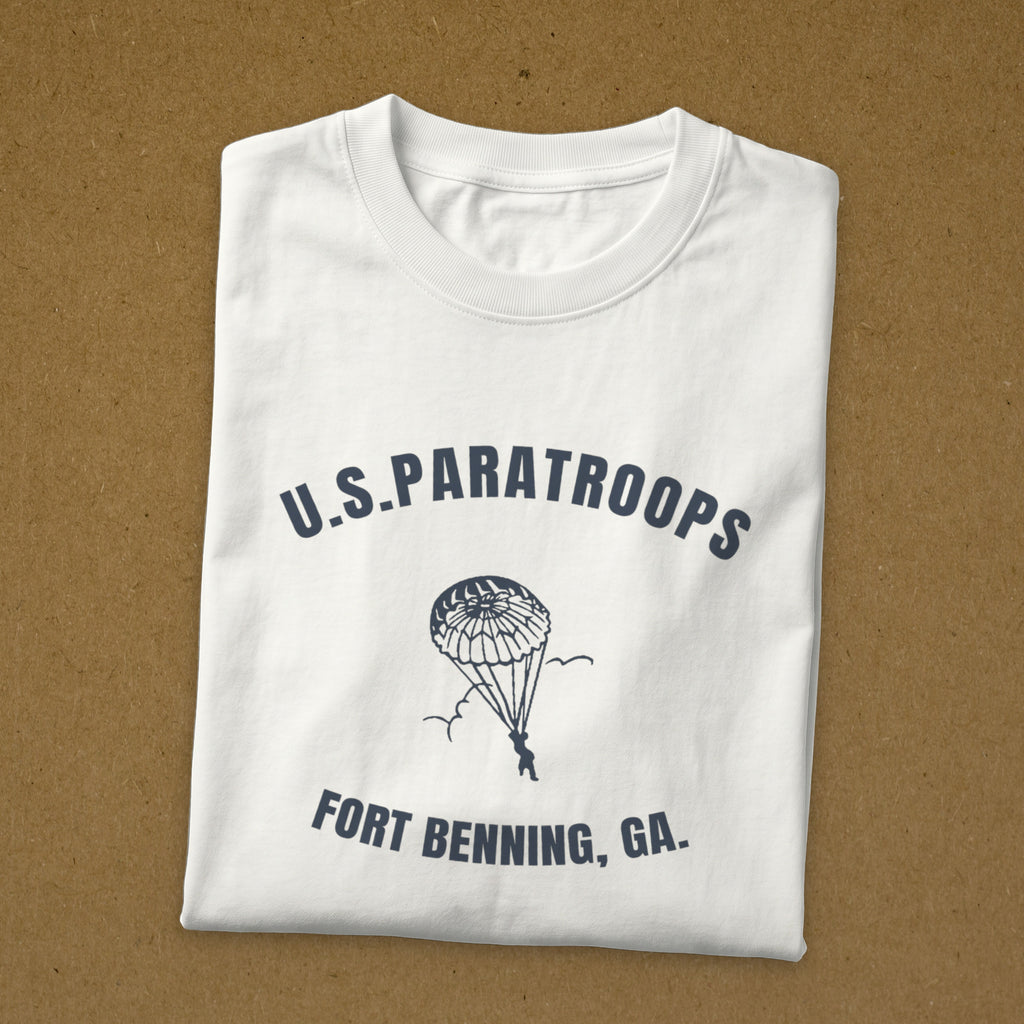 T-shirt blanc imprimé U.S. Paratroops Fort Benning, Géorgie, au parachute, reproduction WW2, t-shirt plié