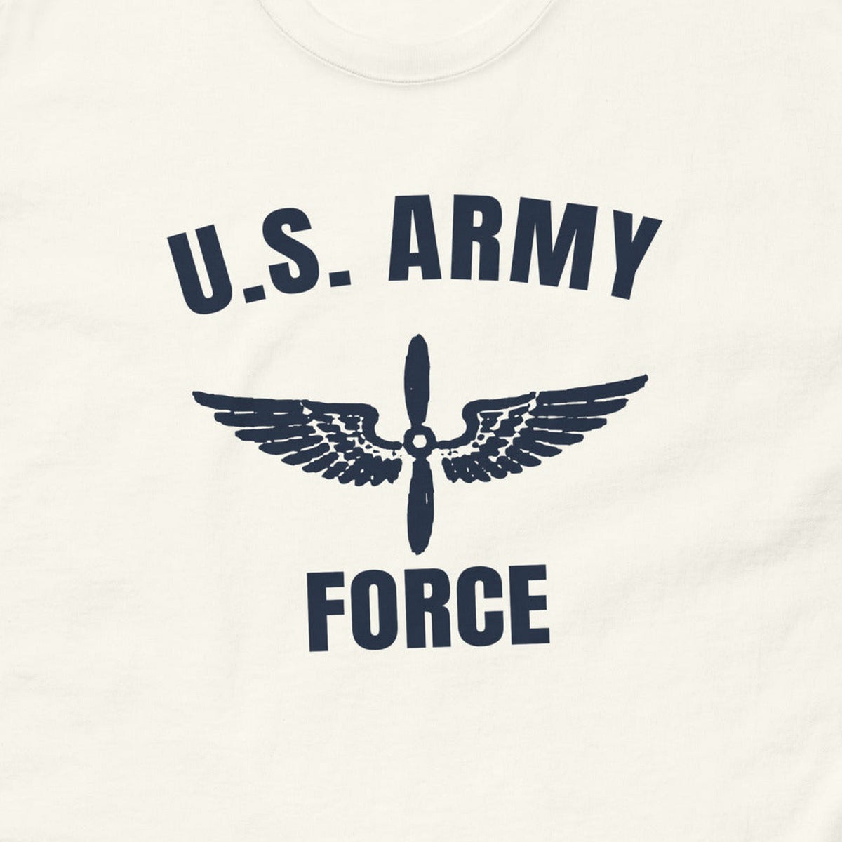 T-shirt blanc imprimé U.S. Army Air Force à l'hélice ailée, reproduction WW2, gros plan du marquage